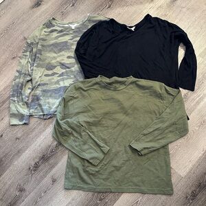 Bundle lot of 3 long sleeve shirts size XL